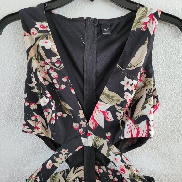 Windsor Floral Cutout Dress | Slit Sides | Lightweight Material - Picture 2 of 8